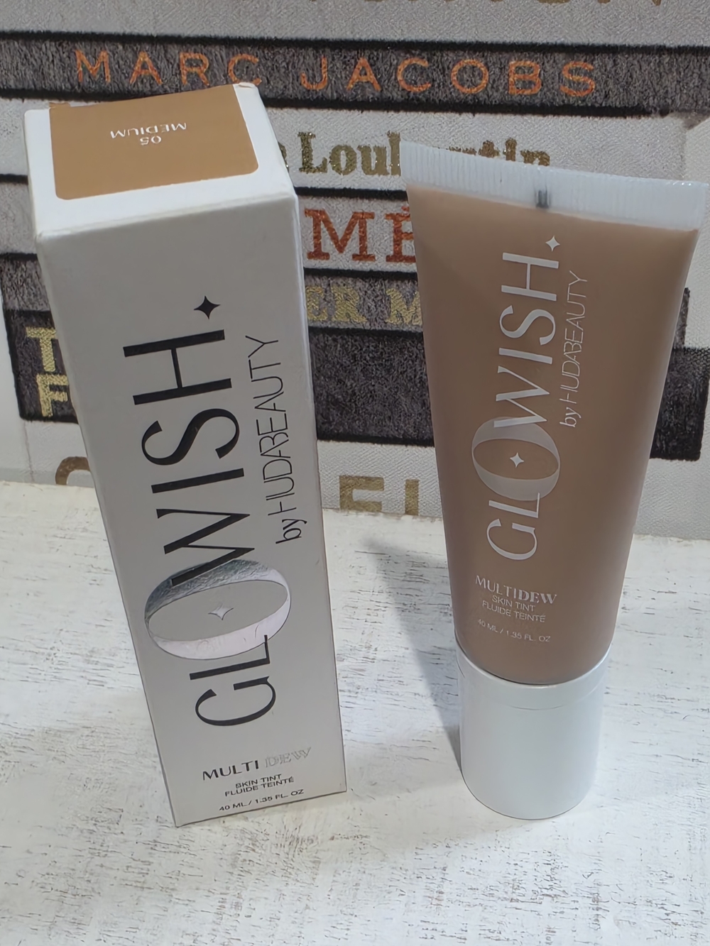 HUDA BEAUTY GLOWISH MultiDew Skin Tint — Medium Tan